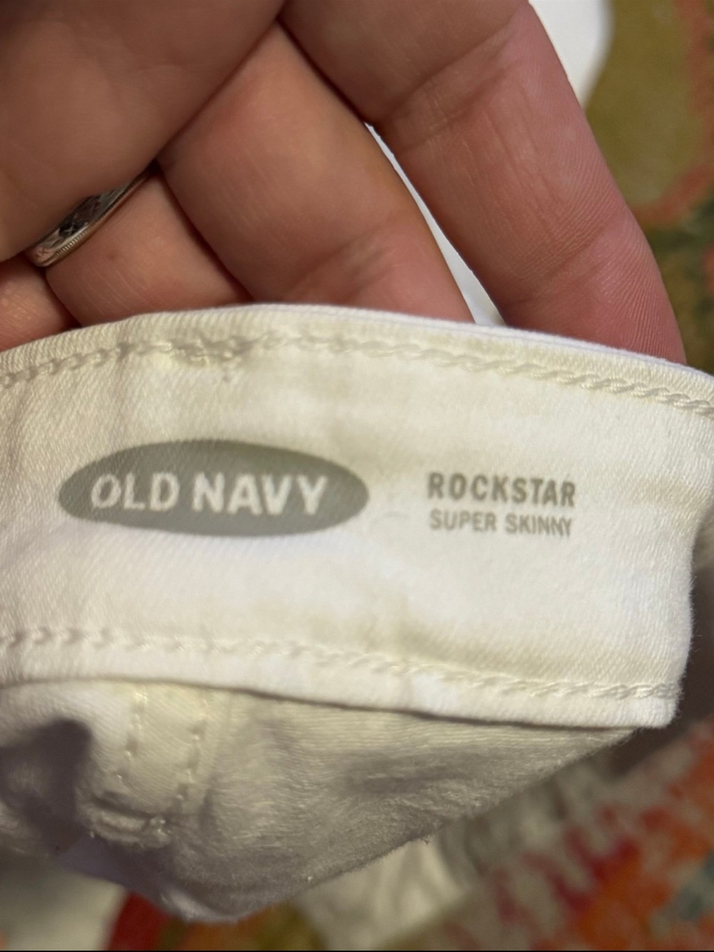 Old Navy White Women's Distressed Stretch Jeans - Picture 7 of 8